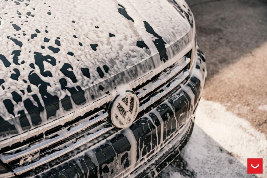 Детали экстерьера Volkswagen Tiguan R-Line on Vossen Wheels (CV10) 2019 года  (фото 31 из 36)
